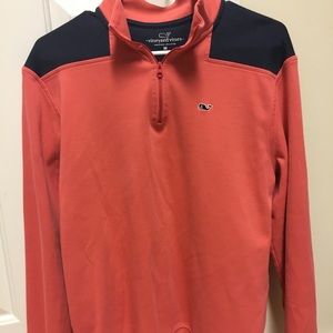 Used vineyard vines pullover. Size M.